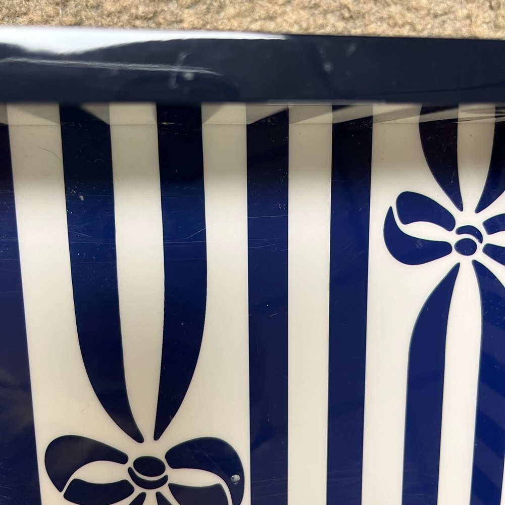 Draper James Acrylic “Ribbon Tray” - Picture 5 of 9